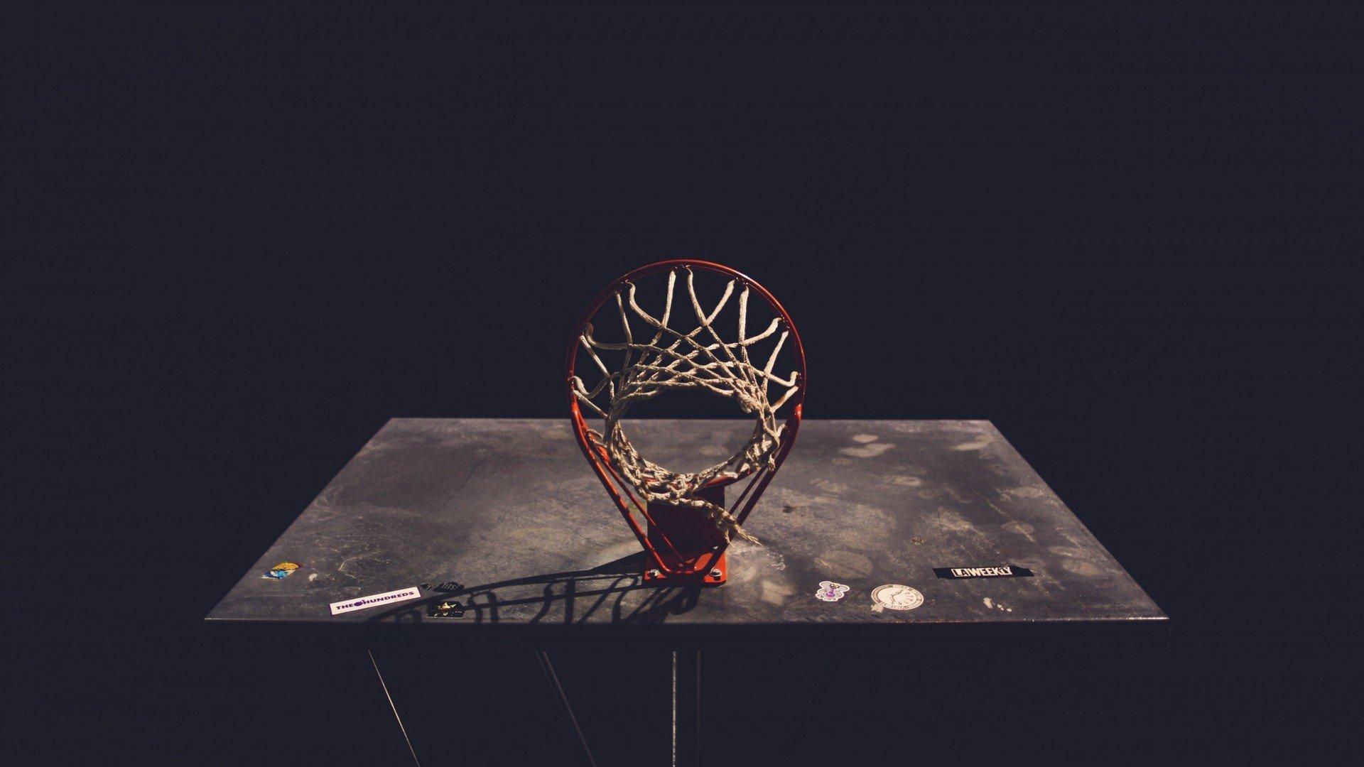 季后赛蔫了!神射手杰罗姆状态全无,三分王竟成隐形人